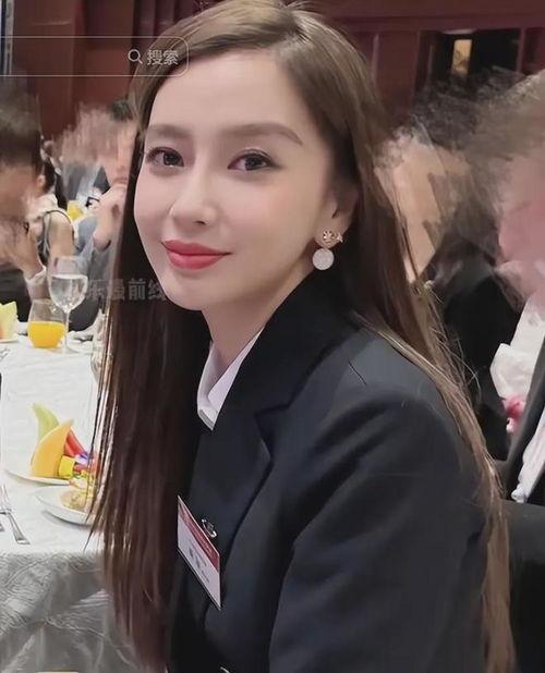 杨颖近况爆料最新图片,时尚穿搭惊艳众人，新作品备受期待